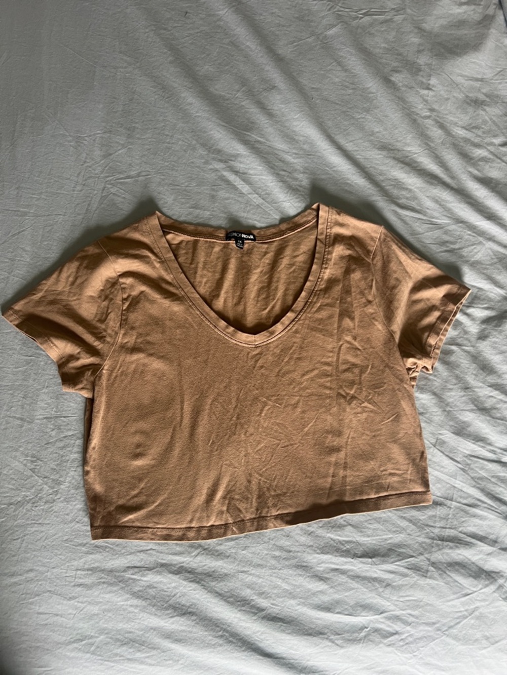 Fashionnova Cropped V-Neck Tee in Warm Tan